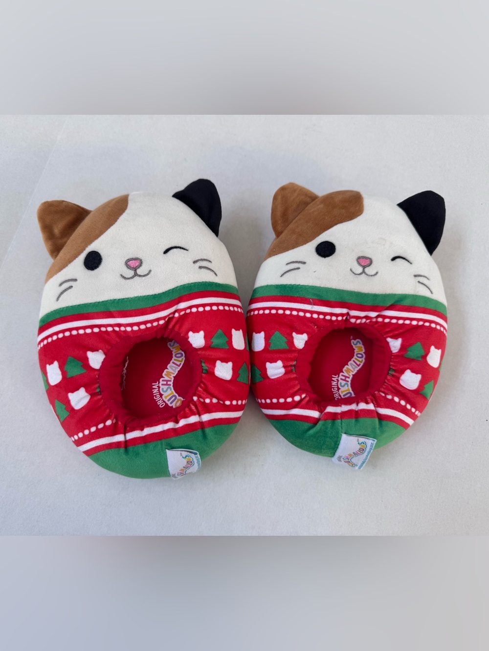 Squishmallows Red Green White Cat Plush Slippers Size 2-3